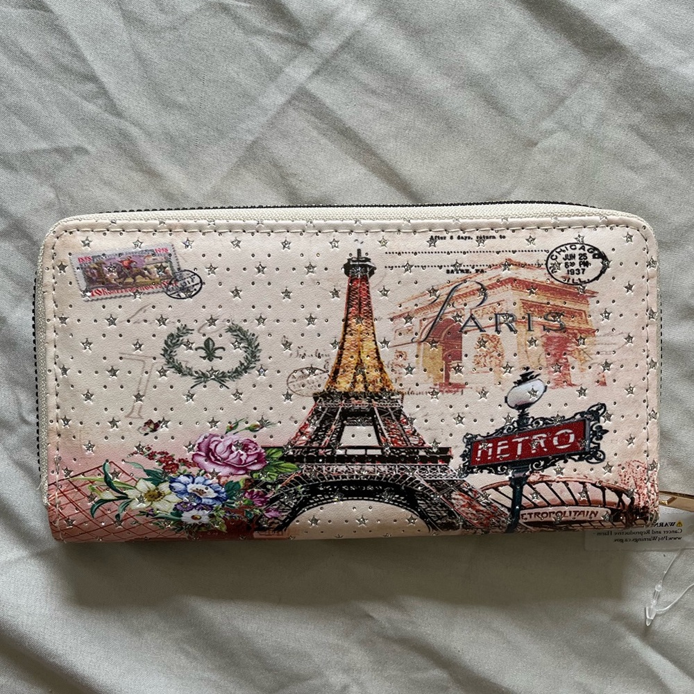 Star sparkling Paris Eiffel Tower wallet